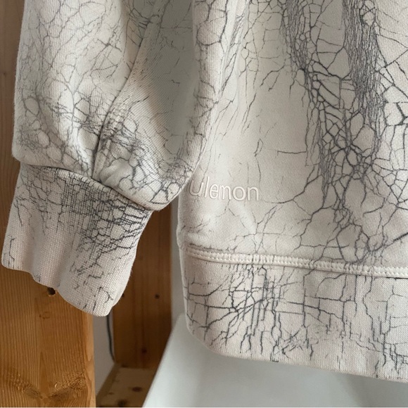 Lululemon Perfectly Oversized Crew Thread Dye White Black 8 - Picture 11 of 16